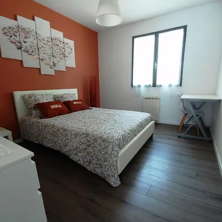 A La Campagne Avec Jacuzzi Holiday home Avensan