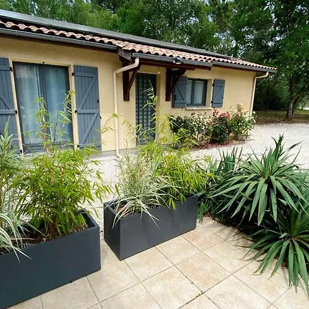 A La Campagne Avec Jacuzzi Holiday home Avensan